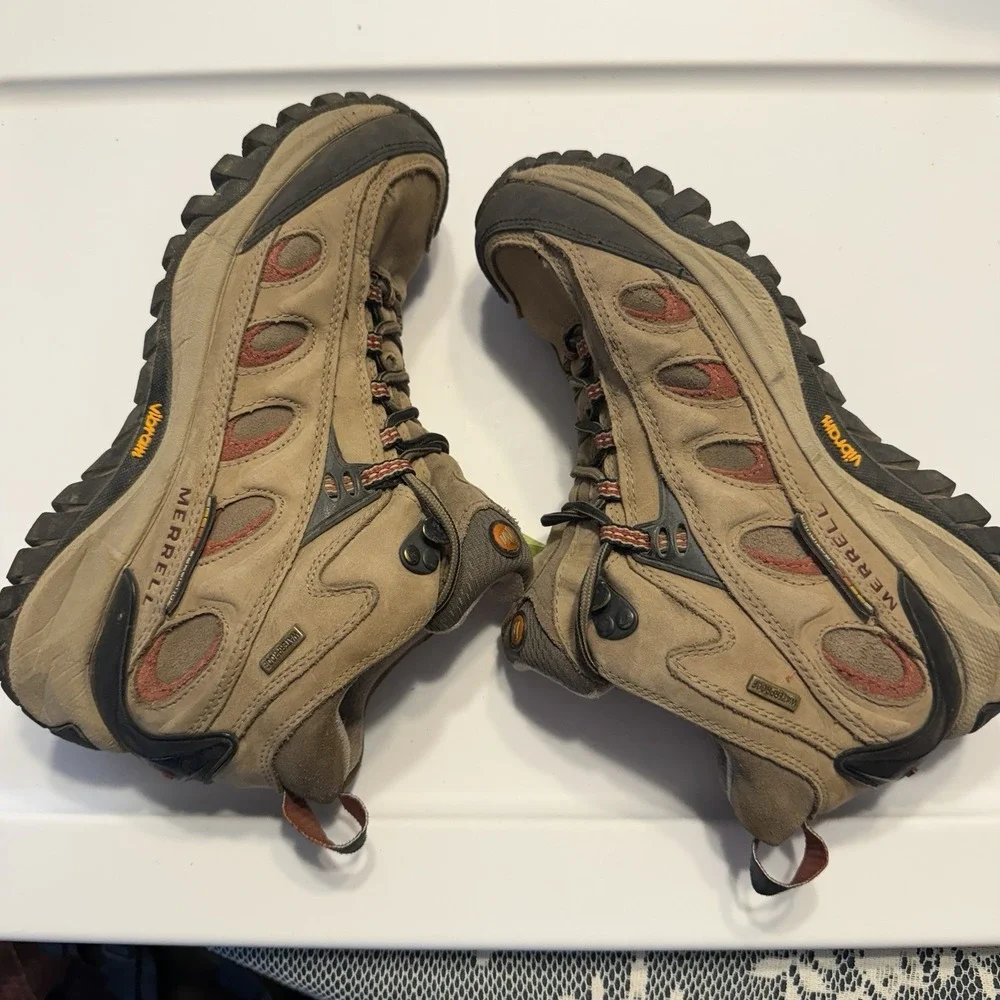 Merrell Beige Radius Mid W/Vibram Sole Waterproof Lace Up Hiking Boots Size 7.5